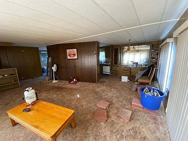 1st image of 3121 Surfwood Dr NE