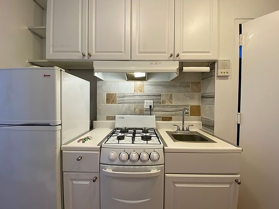 4th image of 1374 York Ave APT 5D