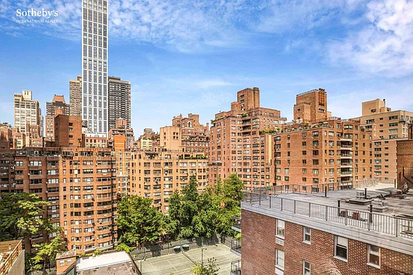 Sold by Sotheby's International Realty | media 7