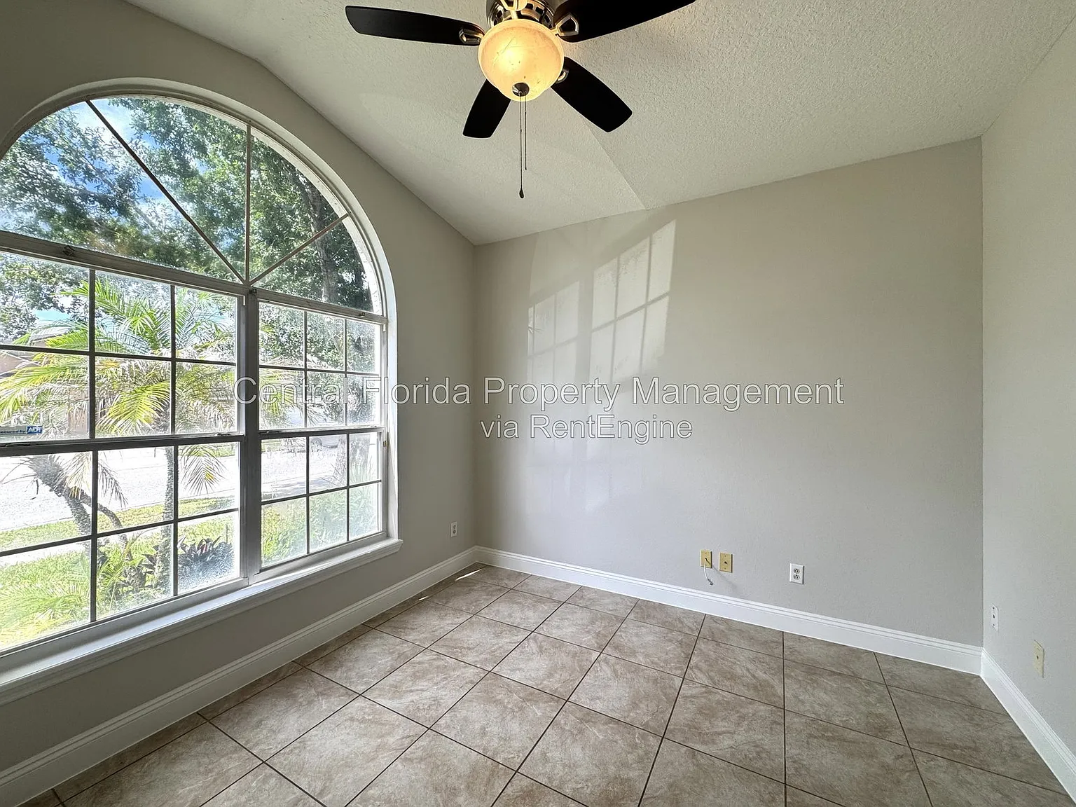 4 bed, 2.0 bath, 1739 sqft, $2,449 — Photo 3