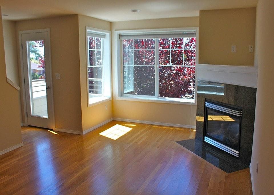 Living room, gas fireplace