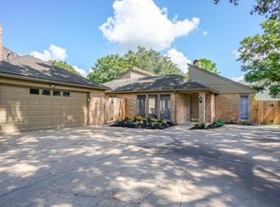 15222 La Mancha Dr, Houston, TX 77083