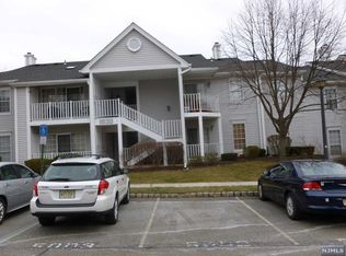 999 Boxwood Ct, Mahwah, NJ 07430