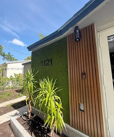 1121 NW 56th St — Photo 5