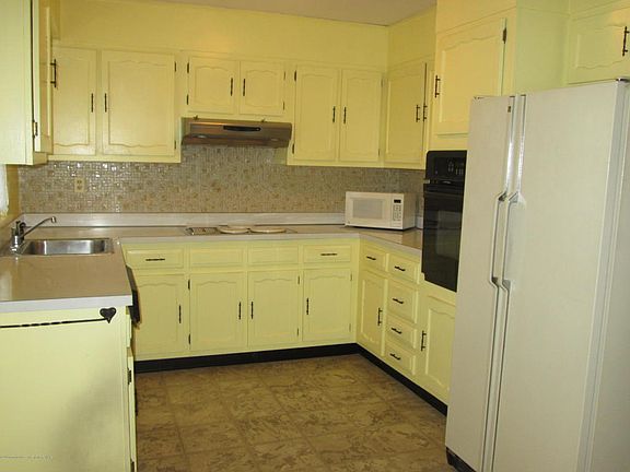 3rd image of 1220B Shetland Dr #100B