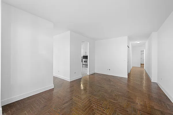 Rented by Nest Seekers International | media 9