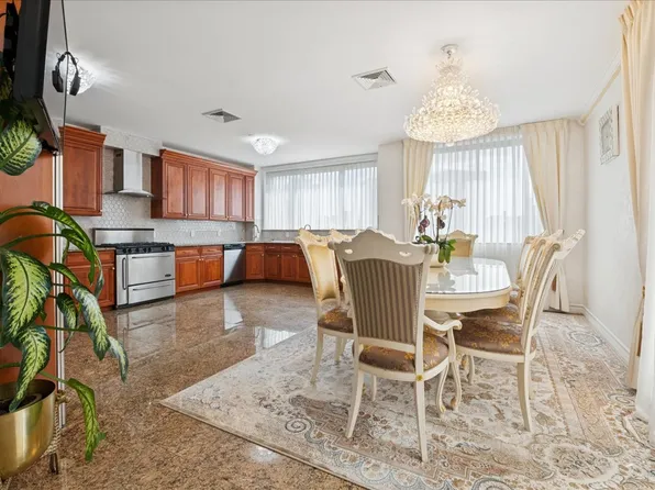 99-31 66th Avenue image 8 of 26