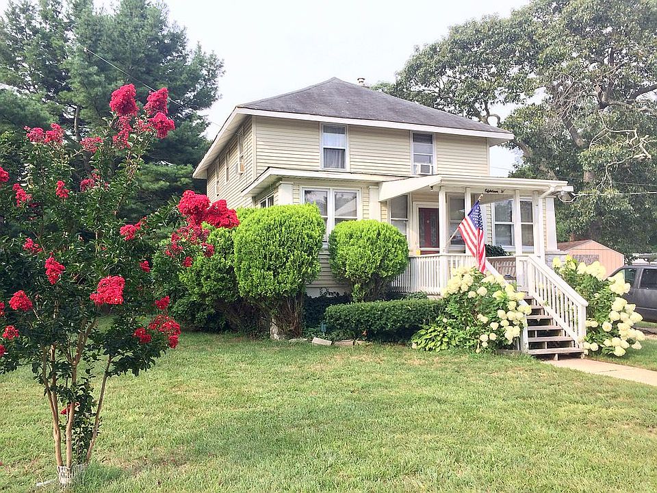 2nd image of 18 W Pierson Ave
