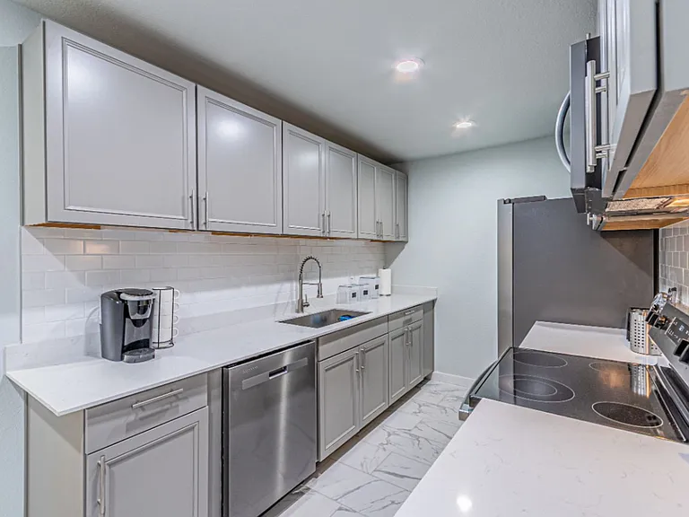 3513 Cleveland St — Photo 5