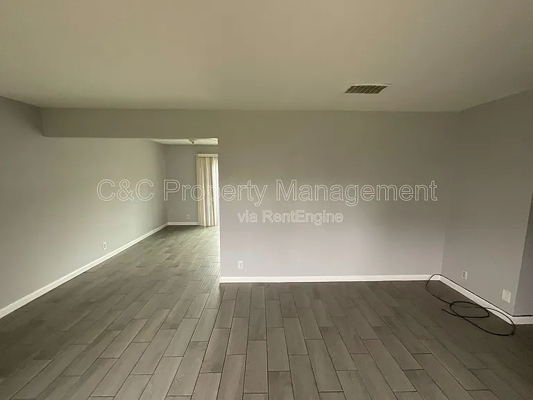 292 Grecia Ct — Photo 13