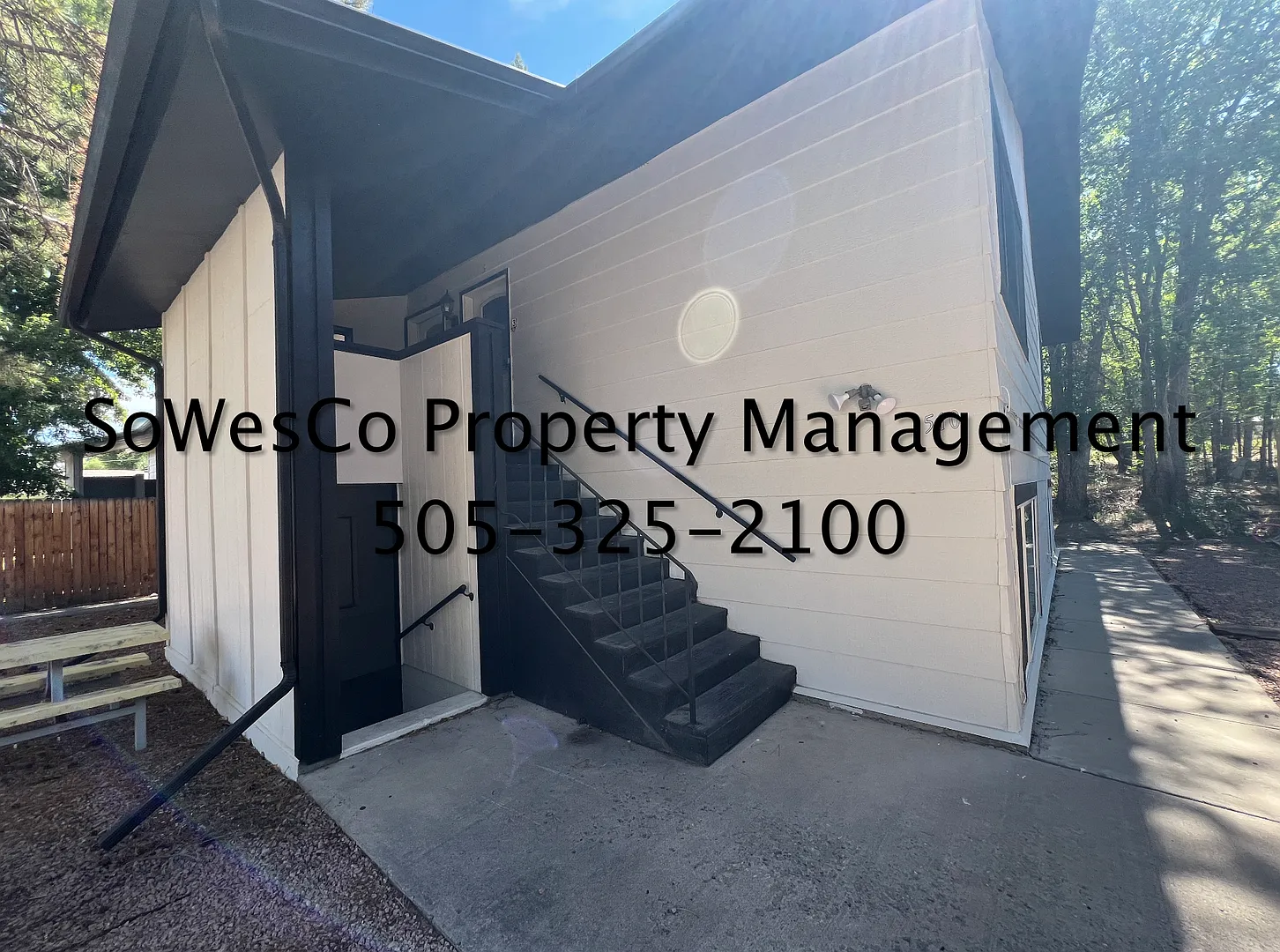 510 N Orchard Ave — Photo 2