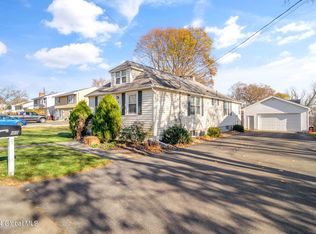 41 Grenada Ter, Watervliet, NY 12189