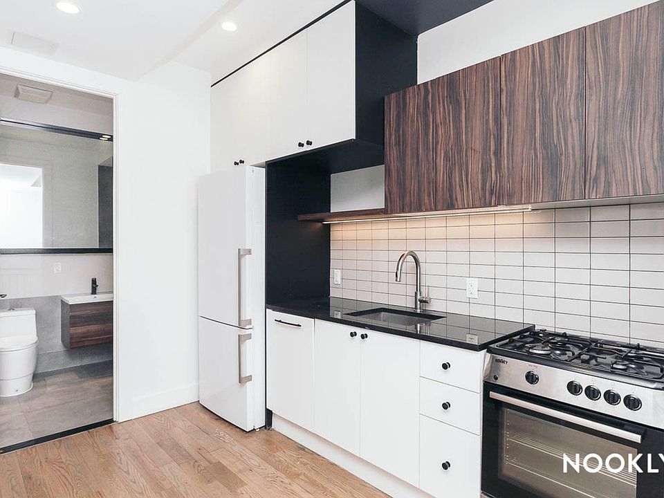 1st image of 1534 Putnam Ave #1D