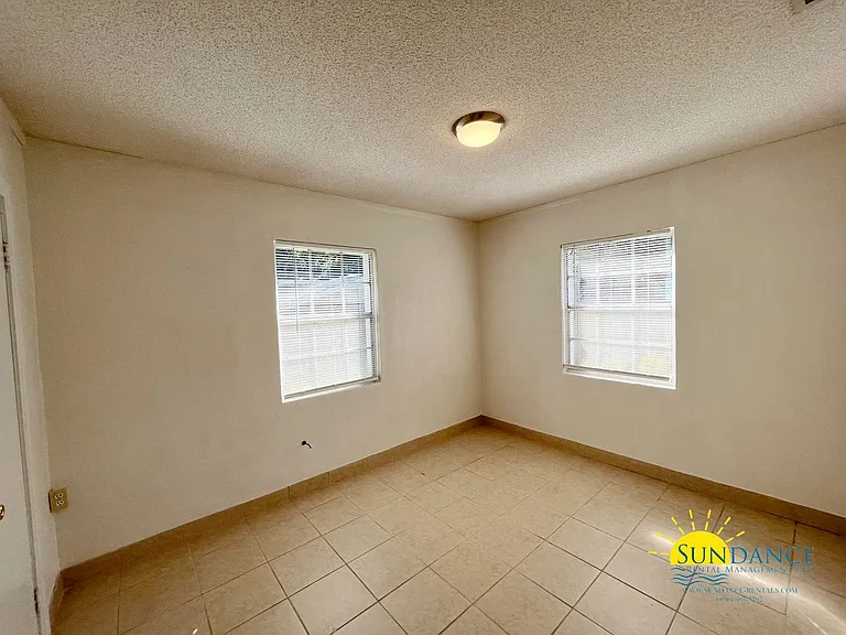 209 Tamarack Ave — Photo 6