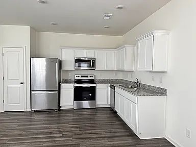 5th image of 1051 Paddington Dr