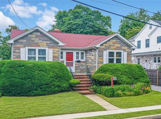 34 Greenway Ter, Babylon, NY 11702