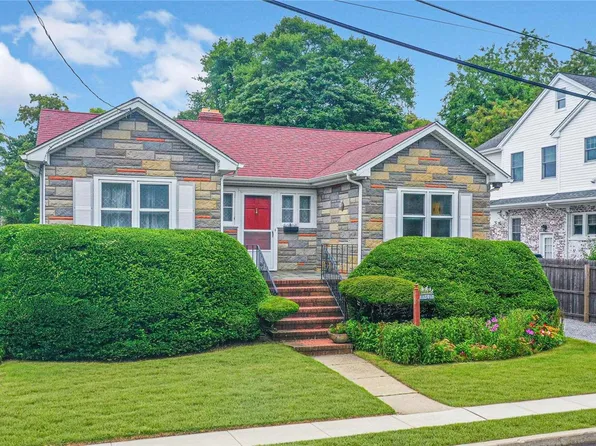 34 Greenway Terrace, Babylon, NY 11702