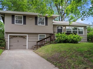 6405 N Wayne Ave, Gladstone, MO 64118