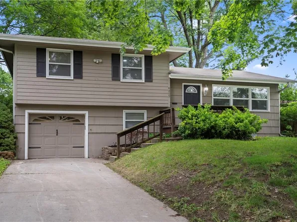 6405 N Wayne Ave, Gladstone, MO 64118