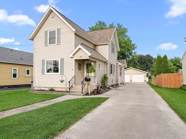 605 De Clark St, Beaver Dam, WI 53916