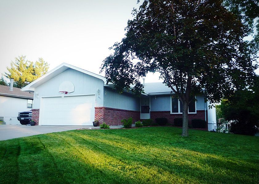 1st image of 6011 Skylark Ln