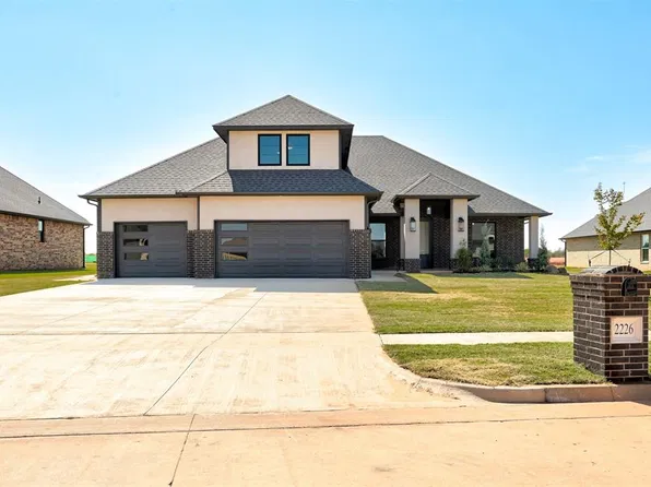 2226 W Cole Dr, Mustang, OK 73064