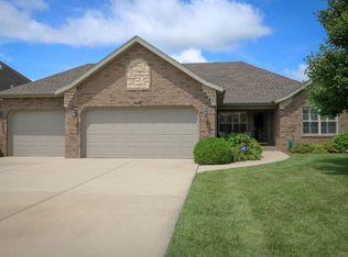 5477 S Pinehurst Ave, Springfield, MO 65810