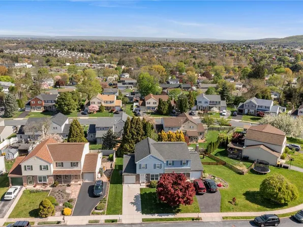 4141 Newport Dr, Emmaus, PA 18049