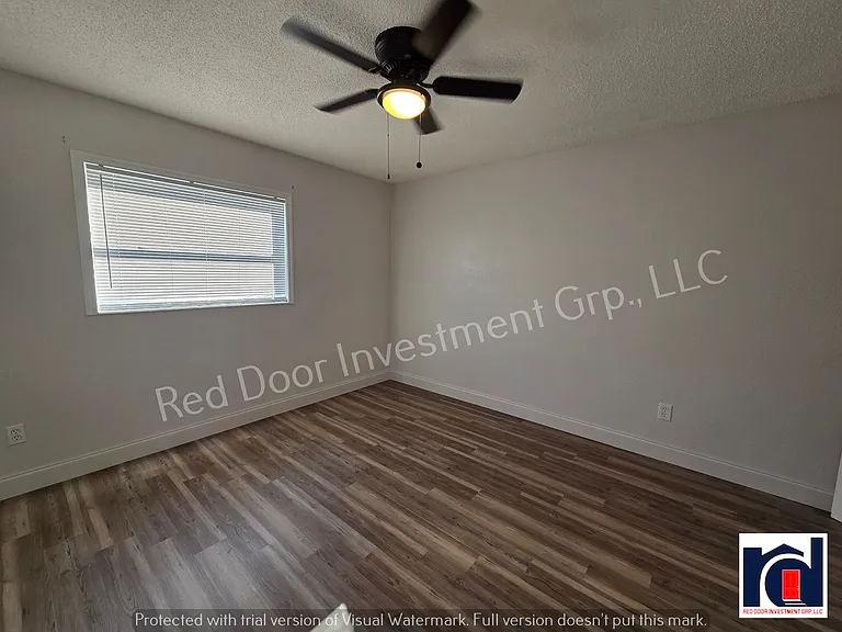 Spacious Renovated Apartments within Walking Distance to Downtown Deland — Photo 11