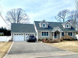 170 Gerritsen Ave, Bayport, NY 11705