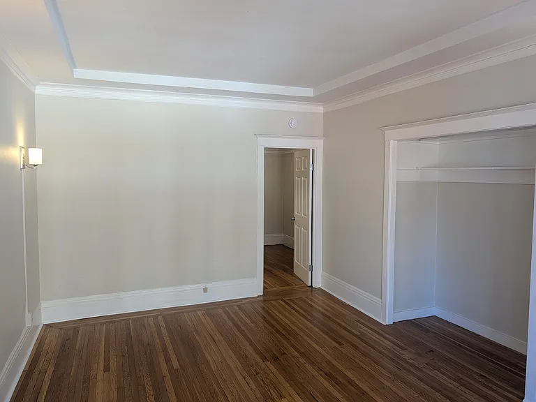 The Langham Apartments — Photo 36