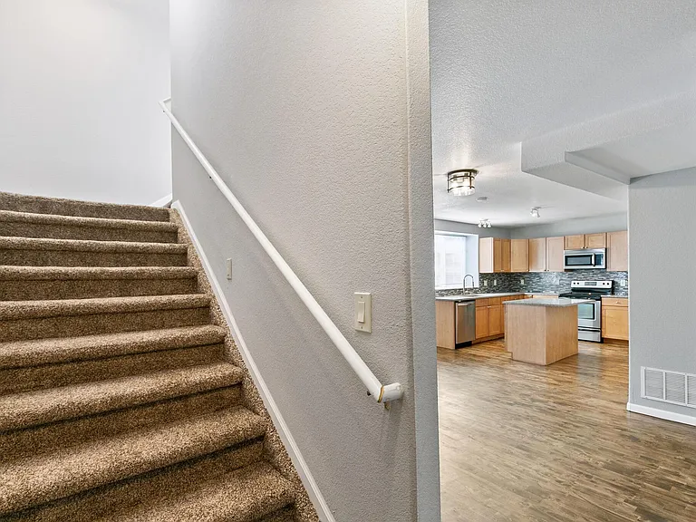 724 E 18th Ave — Photo 11