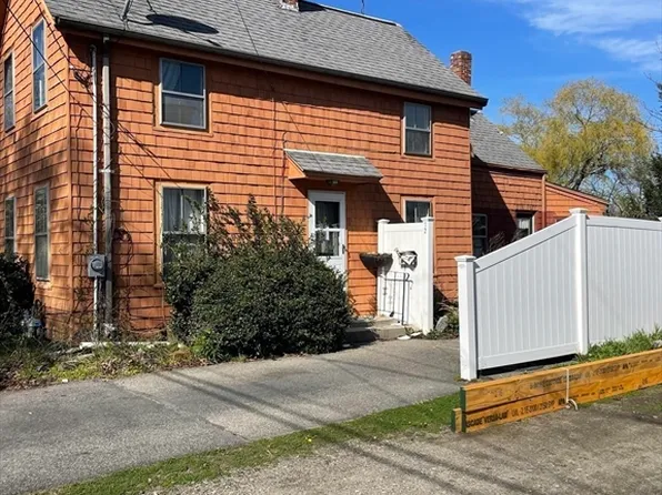 12 Lincoln Ave, Salisbury, MA 01952