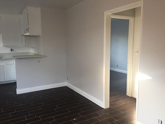 3rd image of 11234 Emelita St APT 1