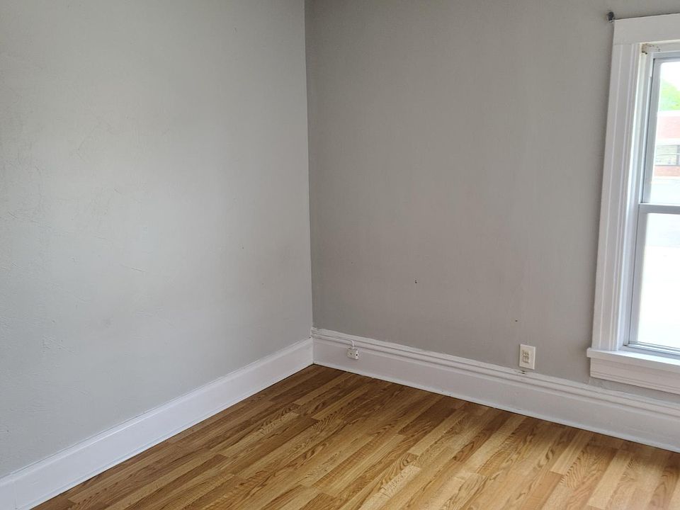1st image of 328 S Lake St