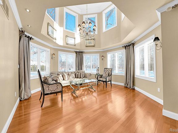 5th image of 6900 Franklin Rd