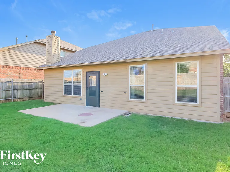 9708 Allie Hope Ln — Photo 15