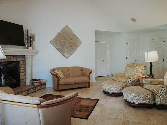 5th image of 4903 Wilshire Dr N