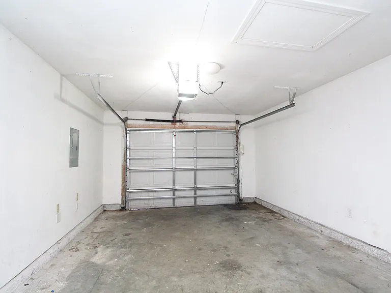 416 Bremen Ave — Photo 20