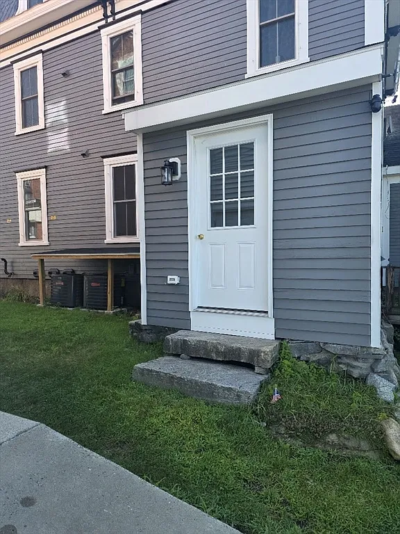 2 bed, 1.0 bath, 1700 sqft, $2,200 — Photo 3