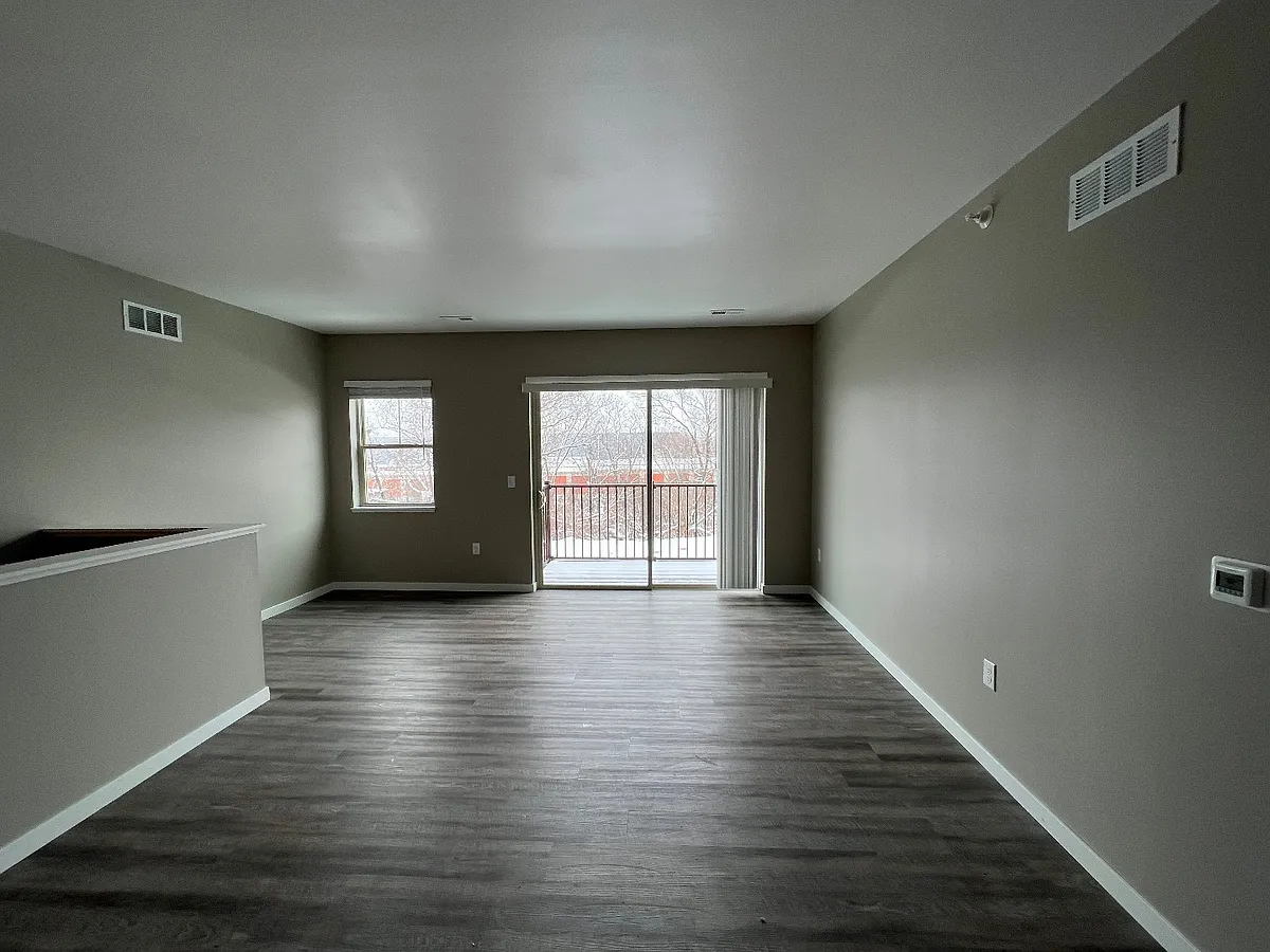 Unit Photo - 4460 S 26th St #2