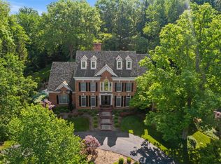 11 Greenbriar Dr, Saint Louis, MO 63124