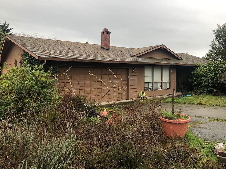 2nd image of 16180 SW Autumn Dr