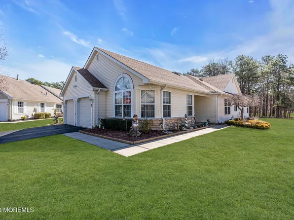 18 Rosewood Court, Lakewood, NJ 08701