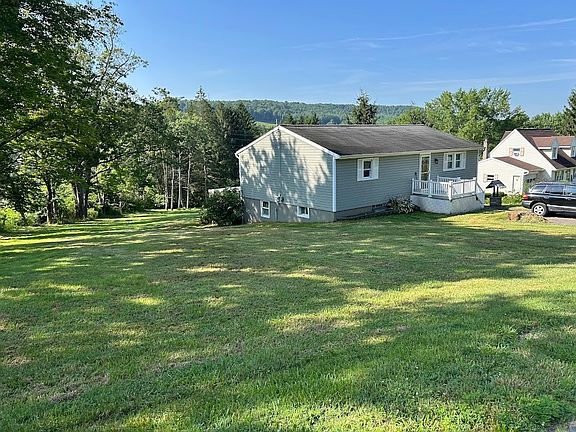 5th image of 2272 Bradley Creek Rd