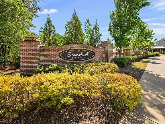 4th image of 545 Hampton Crest Ct