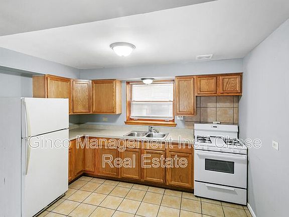 2nd image of 805 N 22nd Ave APT 1