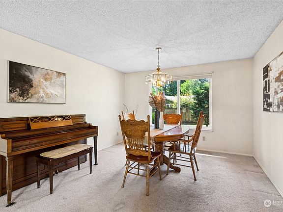 5th image of 6732 Alder Glen Drive SE
