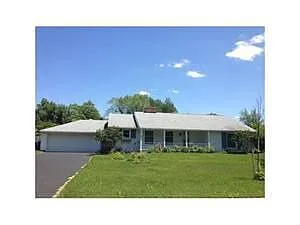 63 Westchester Rd photo 1