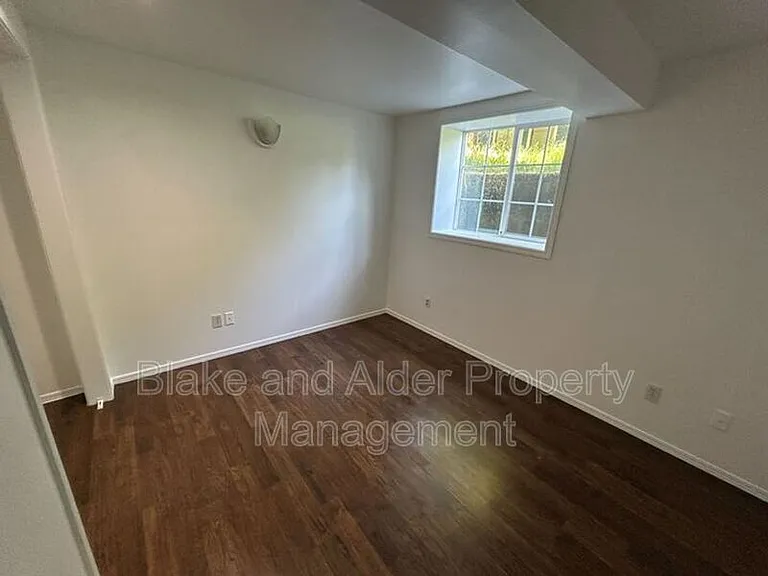 198 NE 157th Ave — Photo 29